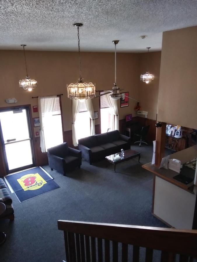 Amerihost Inn & Suites Kingdom City Extérieur photo